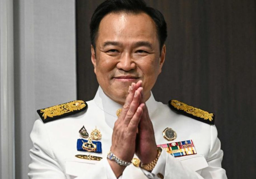 pm-thailand-membubarkan-parlemen-negaranya