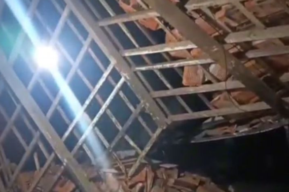 Rumah Ambruk & 7 Luka Akibat Gempa Pacitan