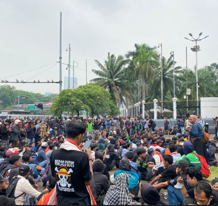 Demo di Gambir Jakarta Pusat 10 Februari